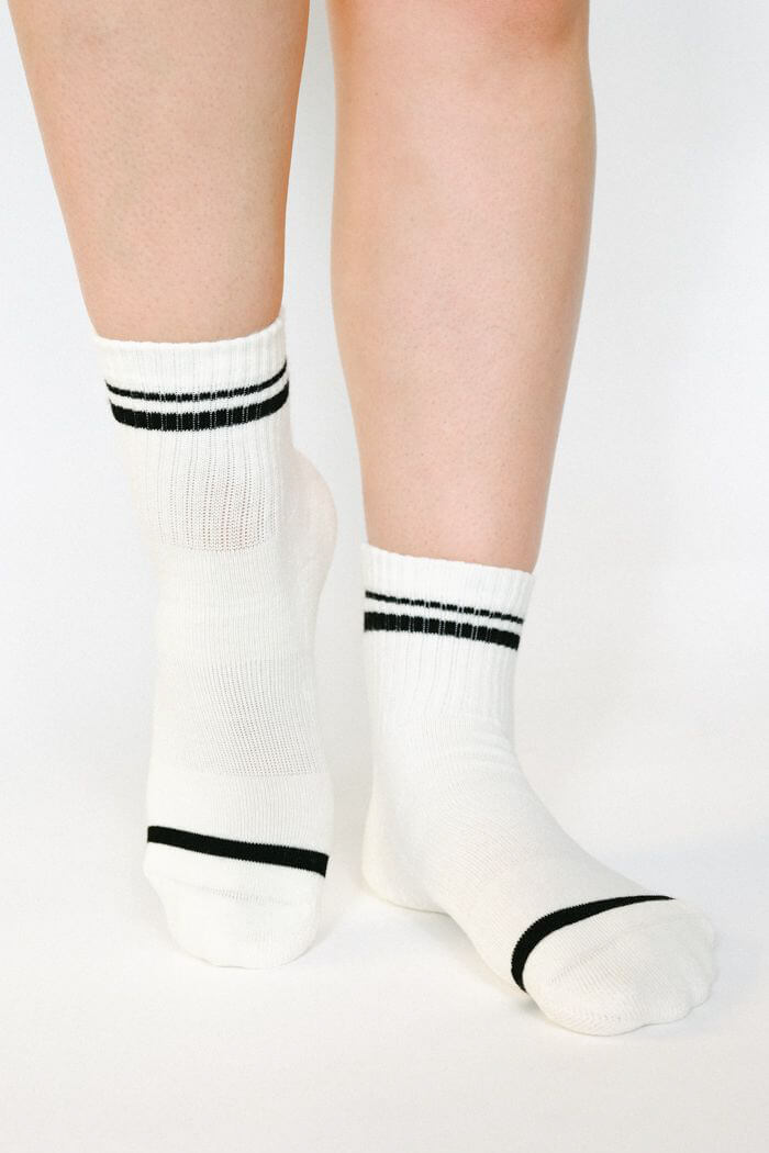 Pointe Studio Varsity Ankle Grip socks in white