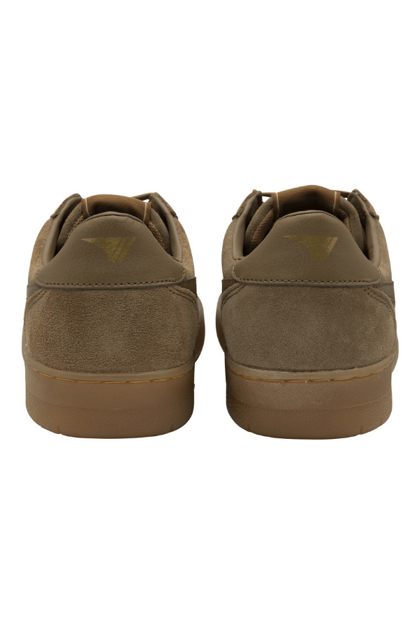 Gola mens hawk shoe in suede and gum sole