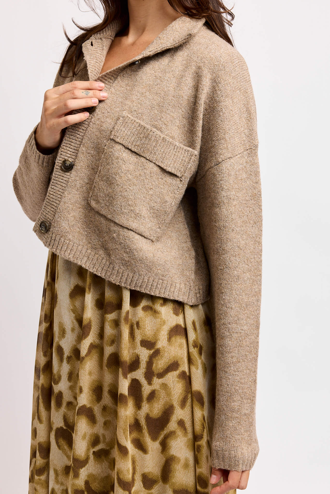 Womens brown cardigan with front oversized pockets and collar