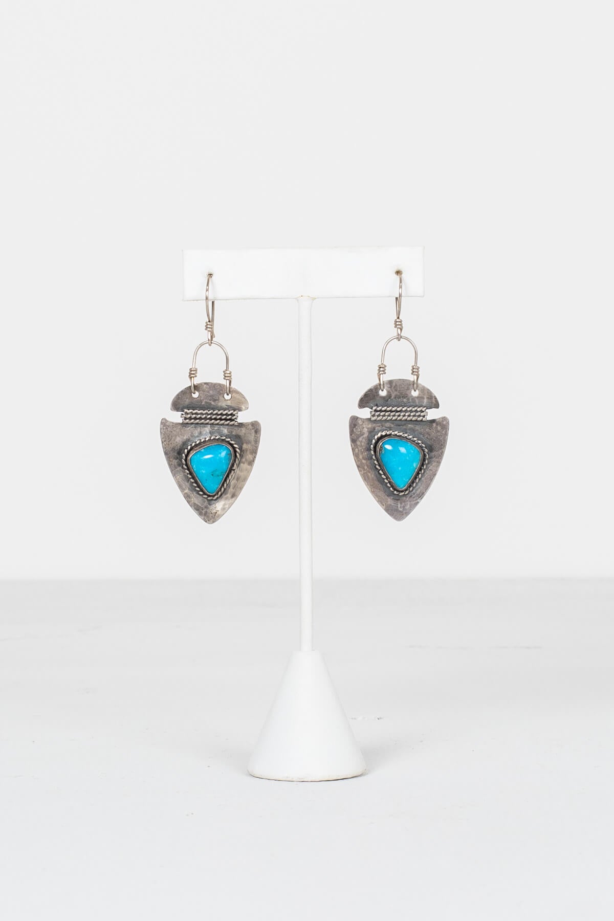 raegan hough metalsmith american turquoise arrowhead earrings