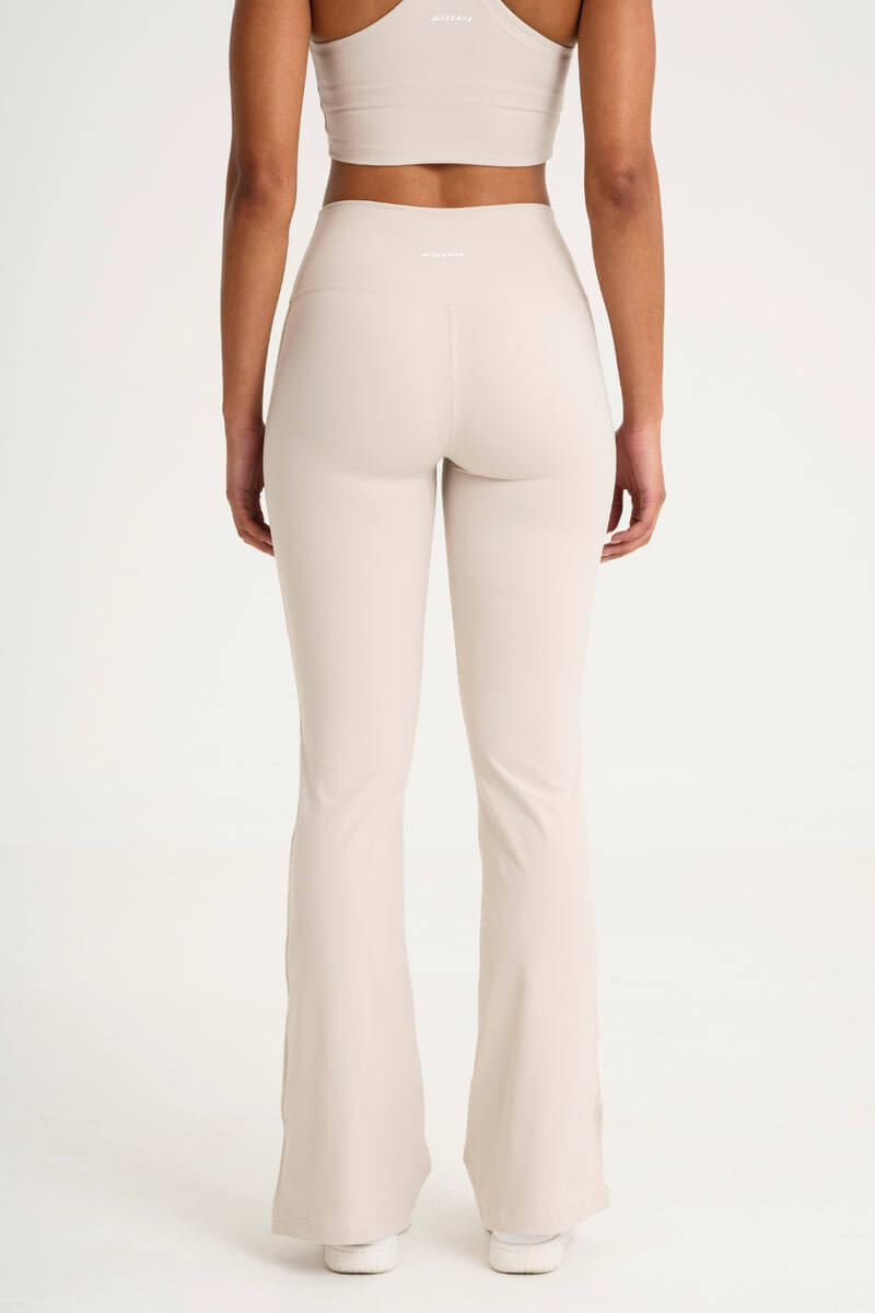 ALLFENIX Cloudcore Contrast Flare Legging in stone