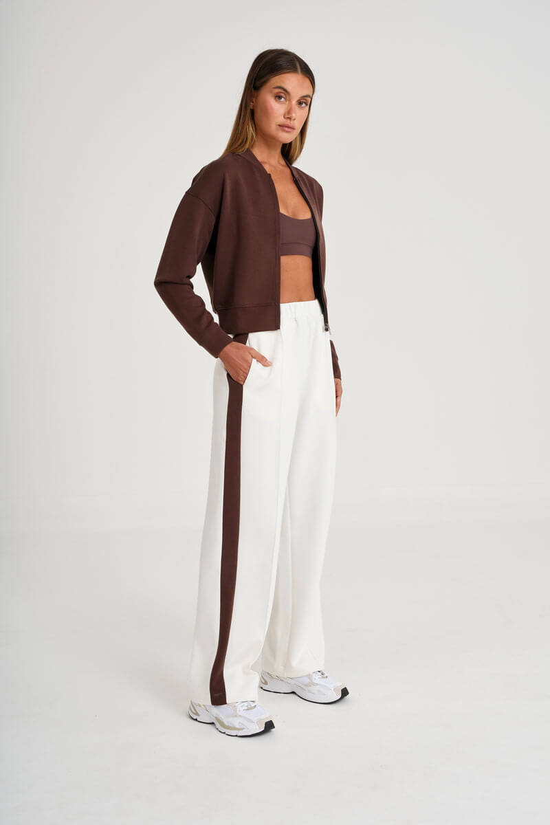 ALLFENIX Soft Luxury Full Zip Jumper in espresso