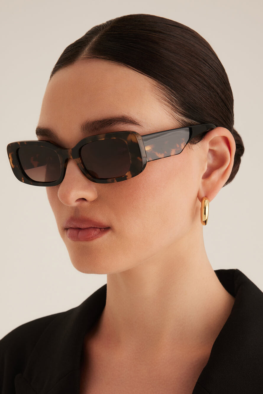 Banbe Tash Sunglasses in toffee tortoise black and pecan