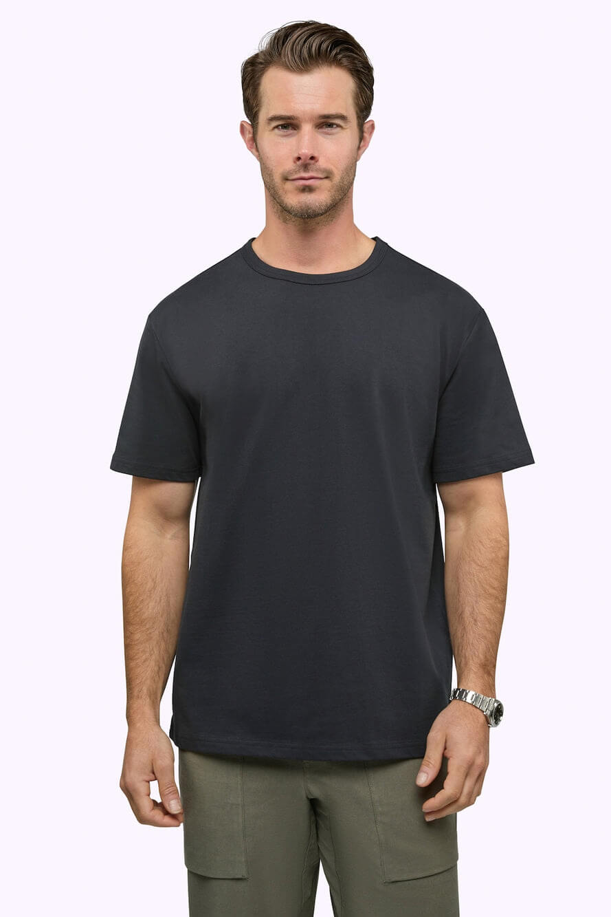 Cuts oversized tee in black