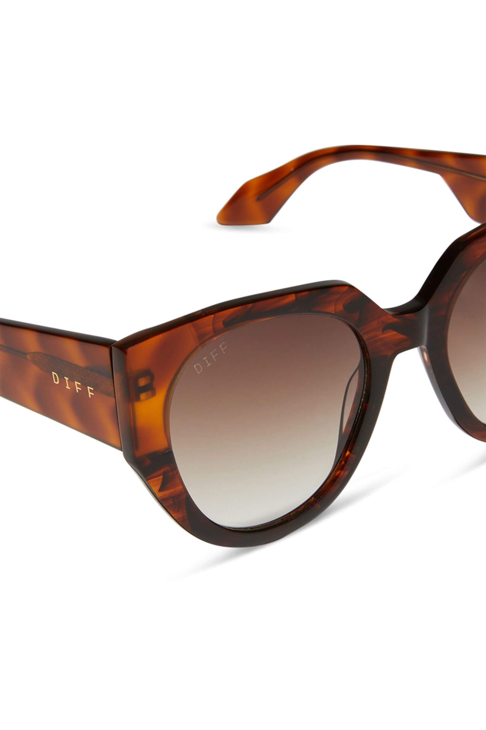 Diff Eyewear ivy sunglasses in sequoia tortoise and brown gradient