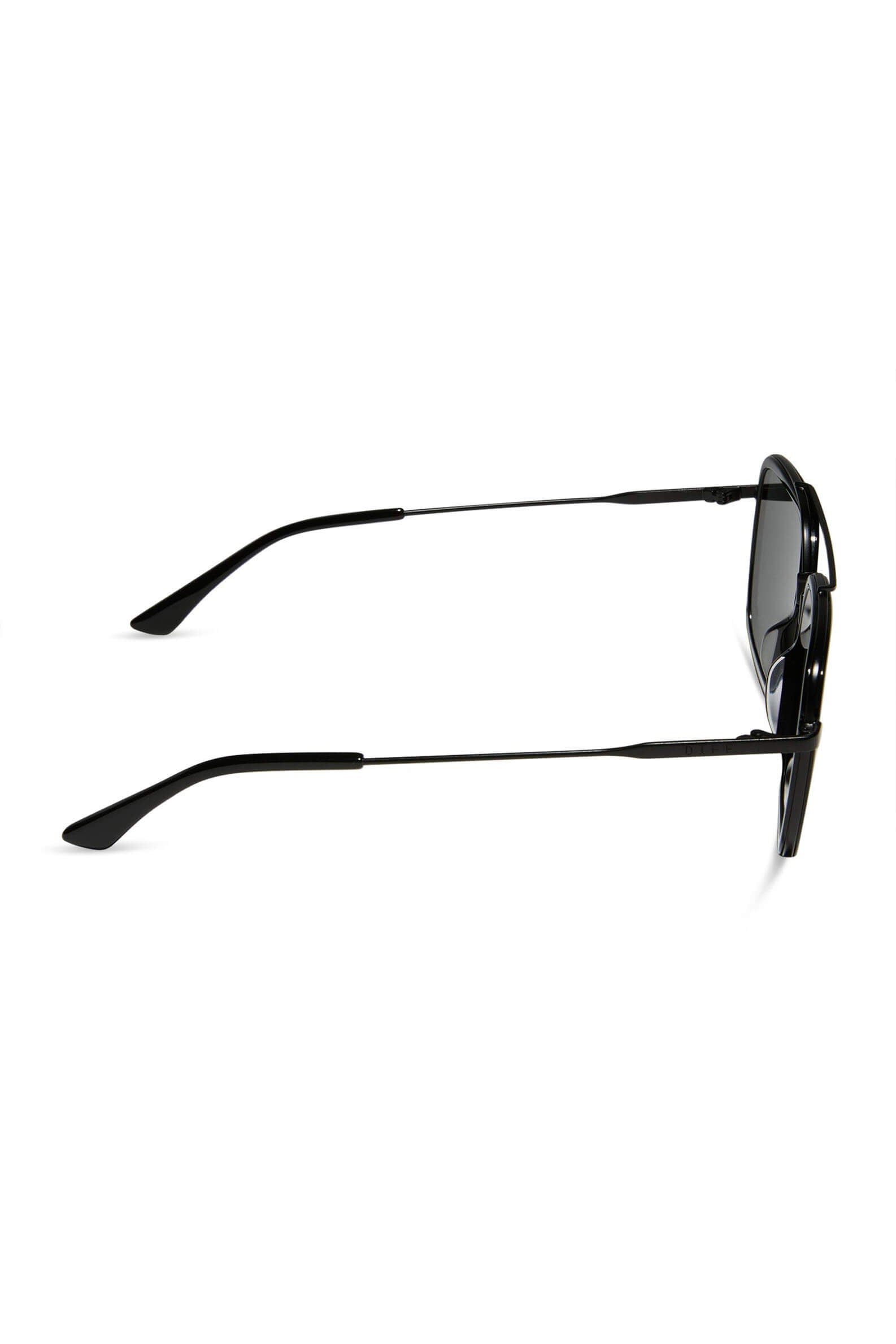 Diff Eyewear Jordan sunglasses in black and grey 