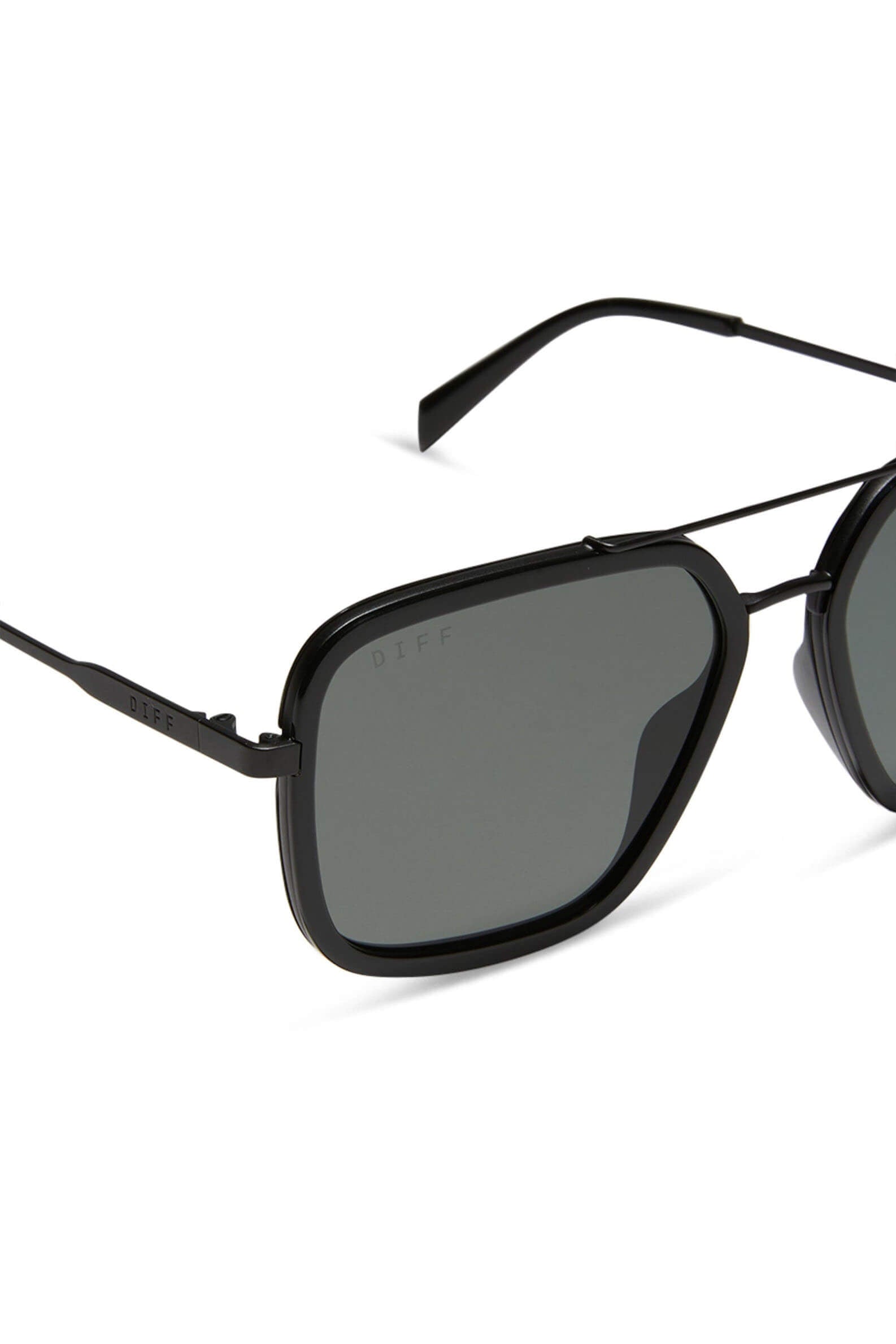 Diff Eyewear Jordan sunglasses in black and grey 