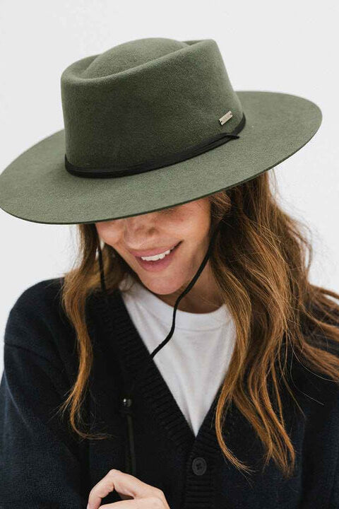 Gigi Pip Wren Telescope Crown Hat in green