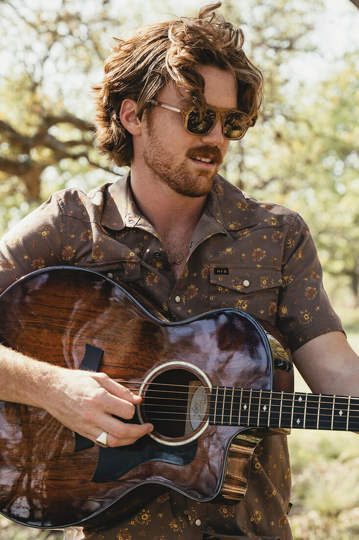 Howler Bros H Bar B Snapshirt in bouquets moral
