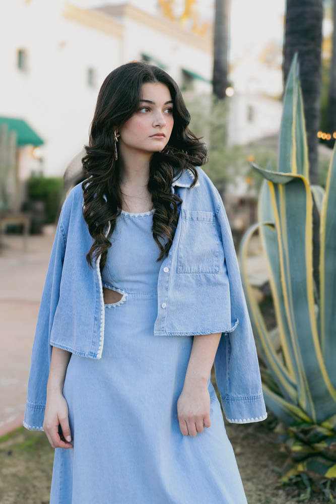 Womens blue cropped button up with front pocket