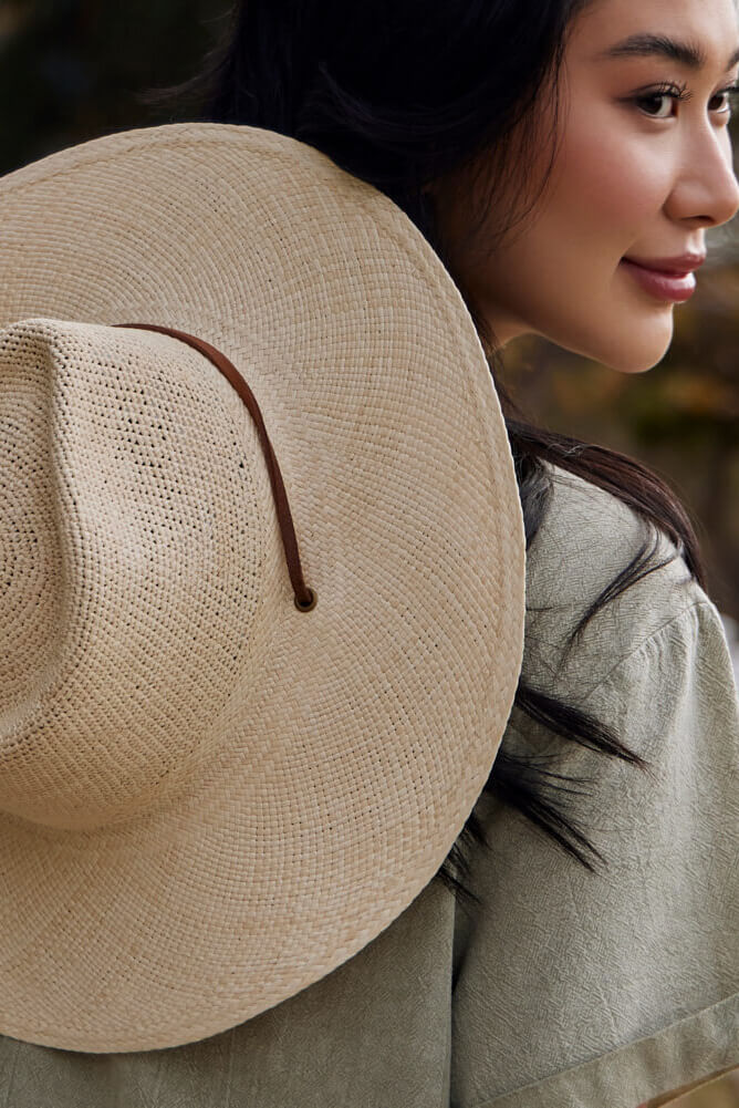 Women's straw hat handmade in ecuador