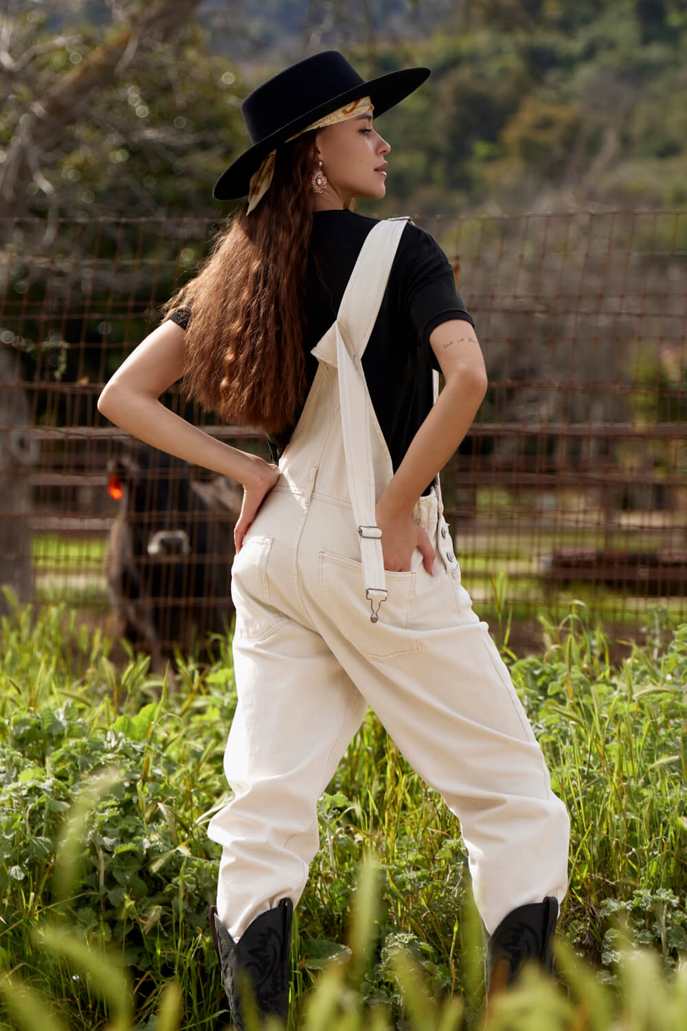 Women's overalls with two back pockets