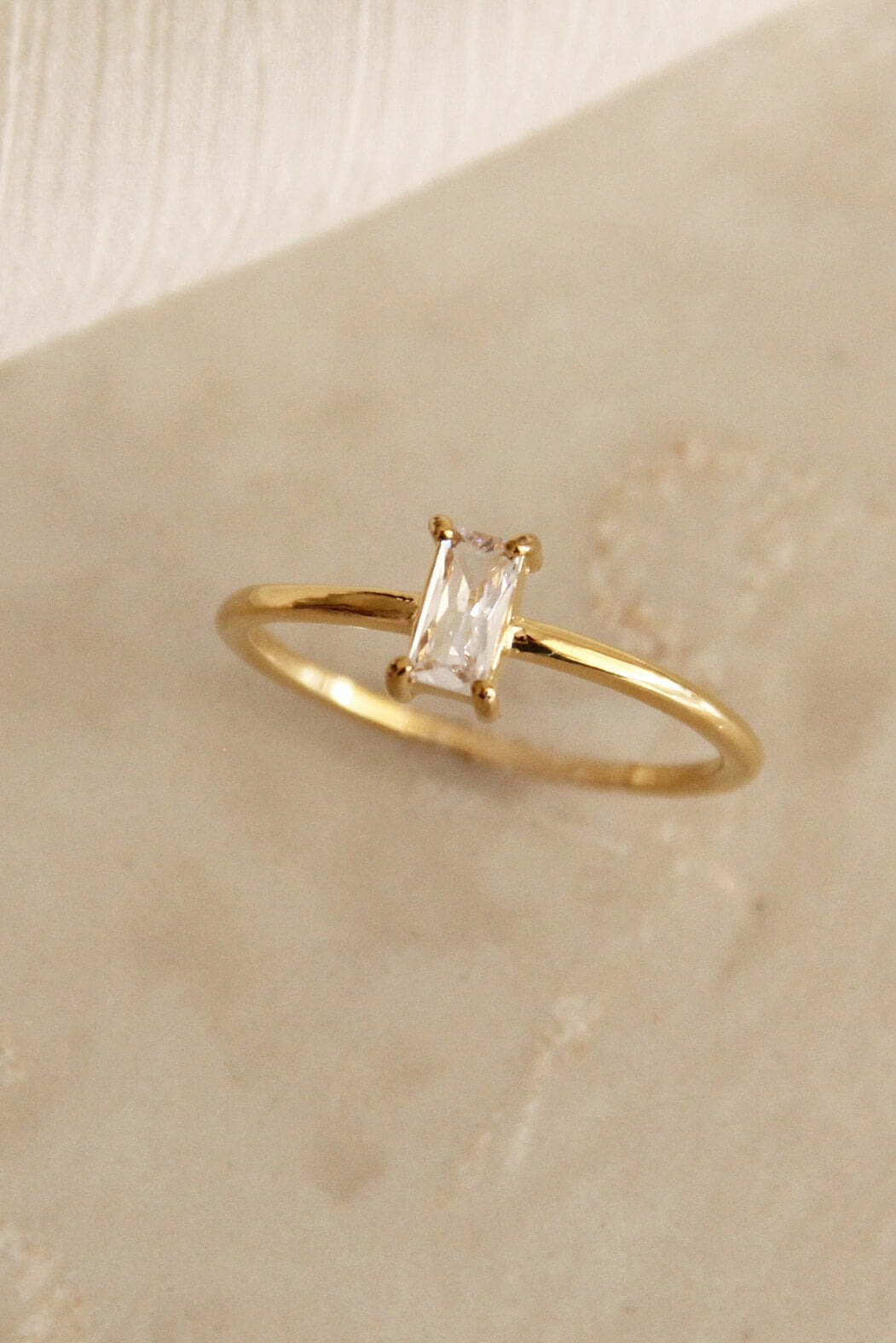 Maive baguette ring