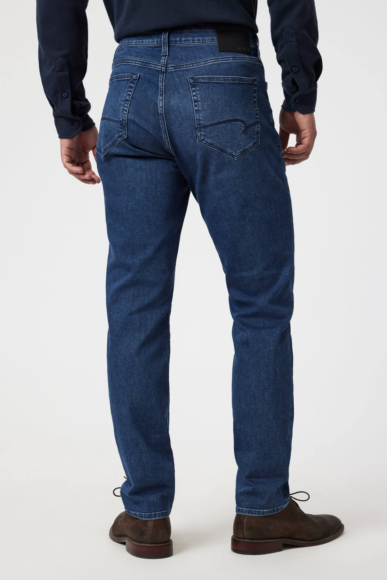 Mavi Jeans Steve athletic jeans in mid brushed supermove