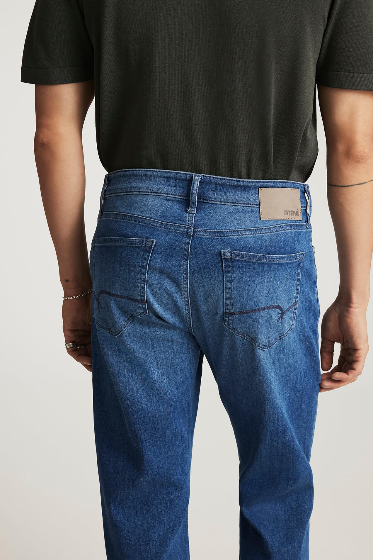 Mavi Jeans Zach Straight leg in mid brushed feather blue