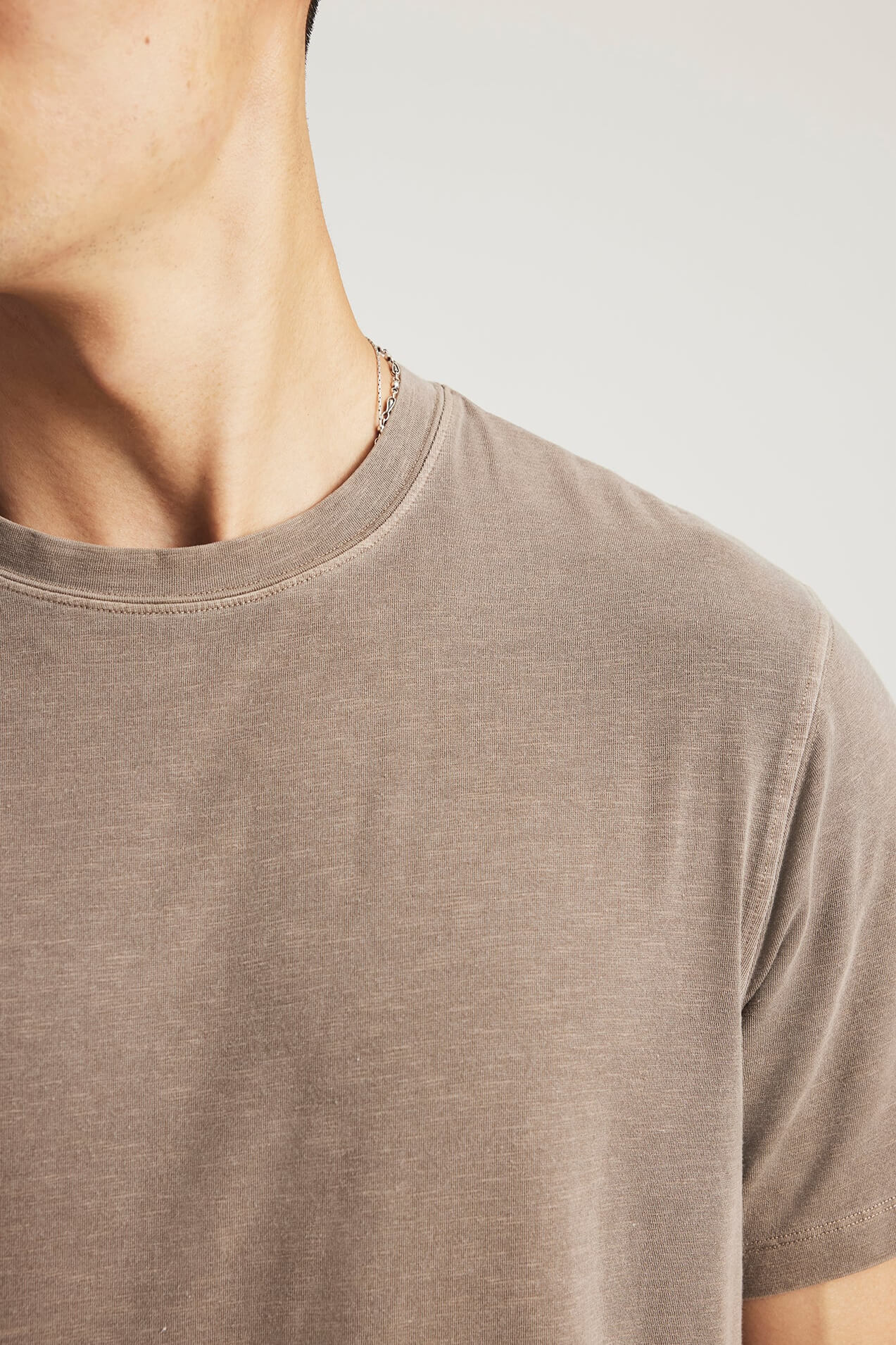 Mavi Short Sleeve Tee in shitake