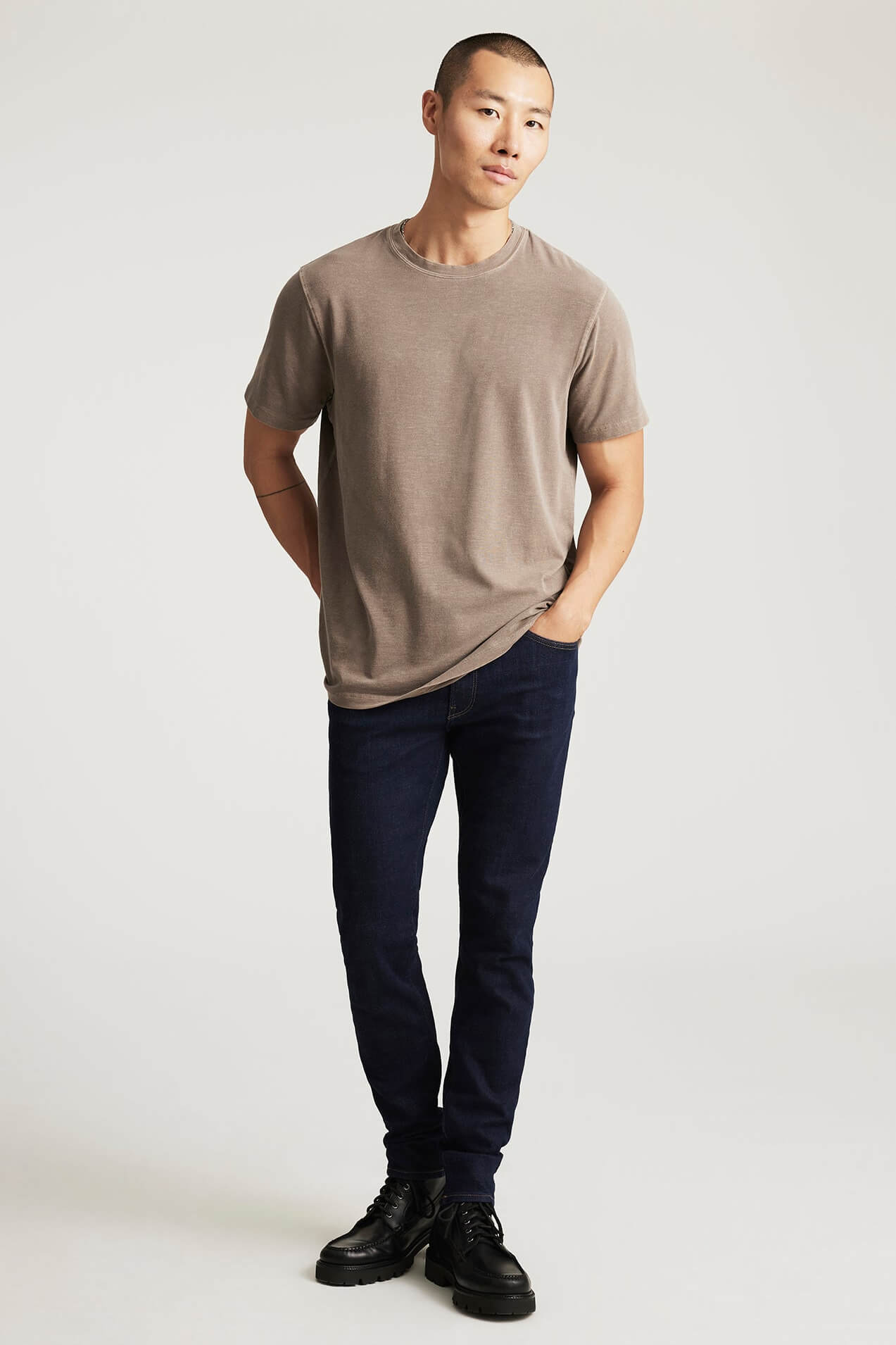 Mavi Short Sleeve Tee in shitake