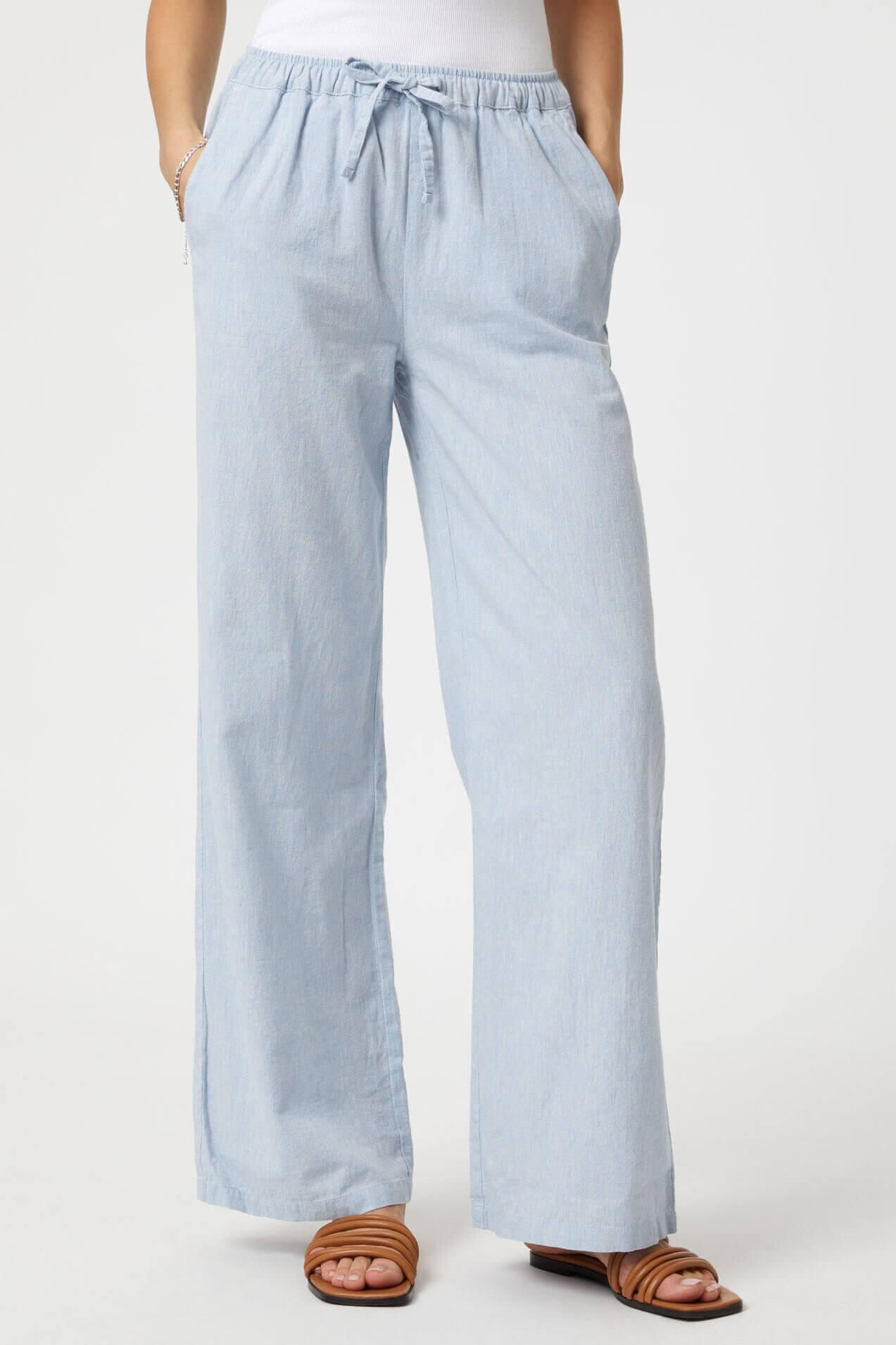 Mavi woven pant in kentucky blue