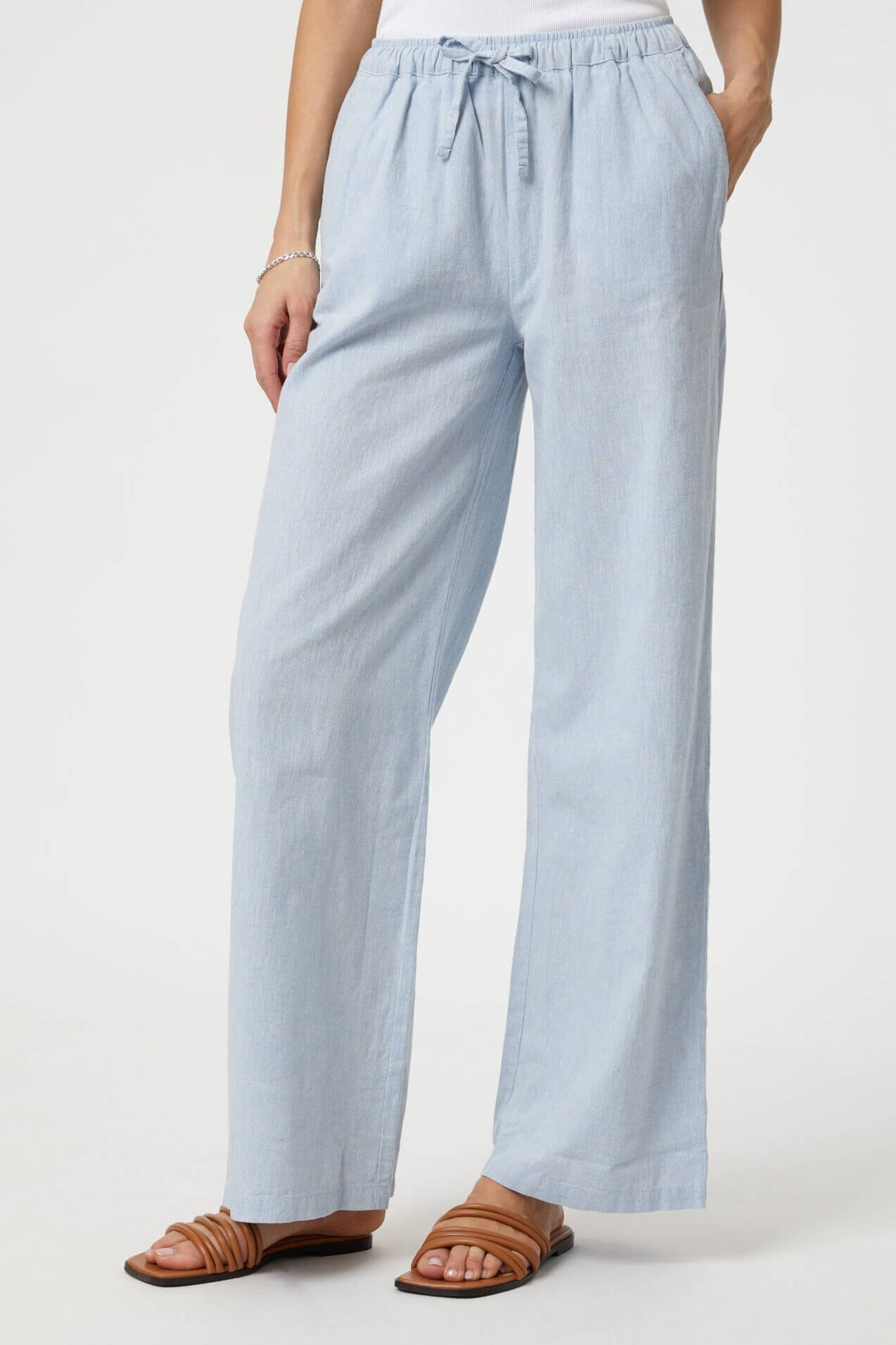 Mavi woven pant in kentucky blue