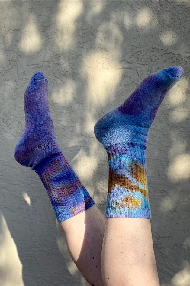 Mira Blackman hand dyed crew socks in amethyst