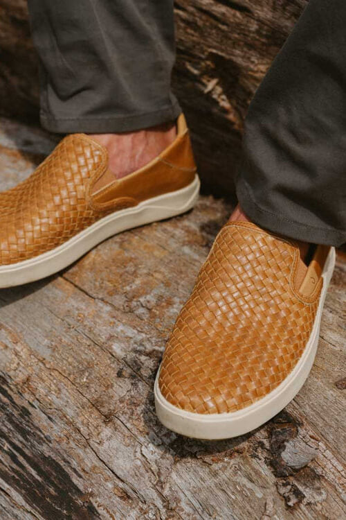 OluKai Laeahi Lauhala Shoe in fox
