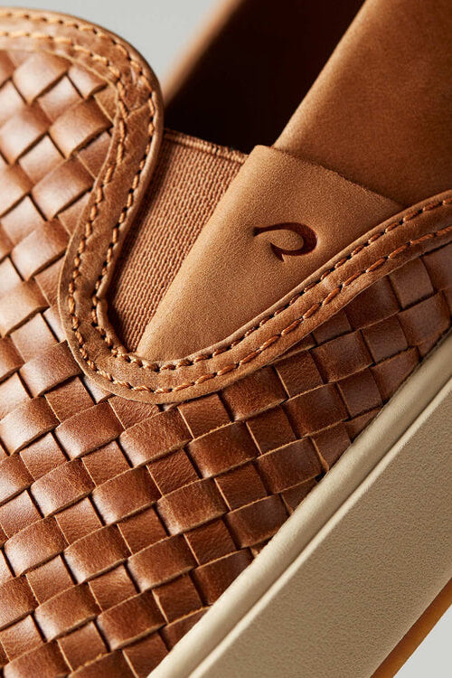 OluKai Laeahi Lauhala Shoe in fox