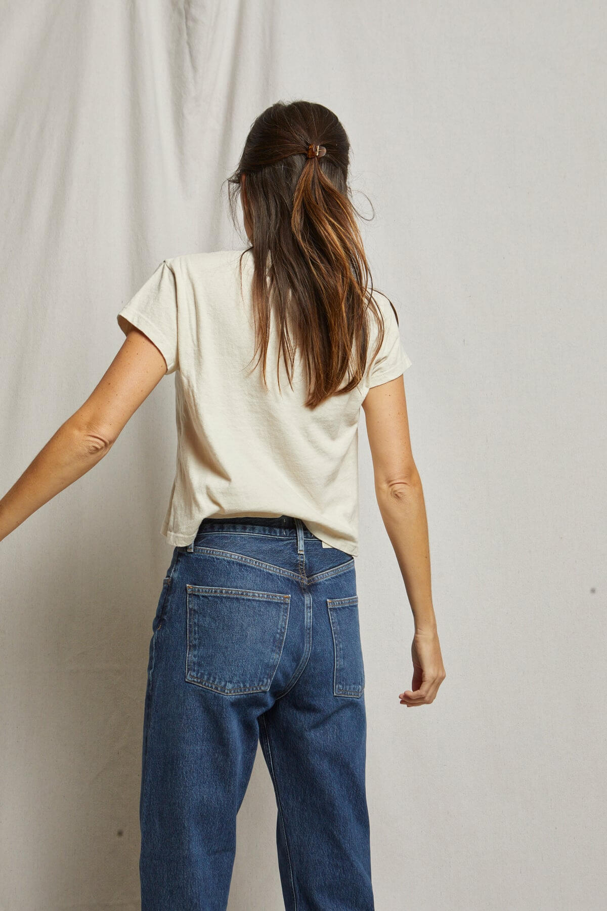 Perfect White Tee alanis cotton v neck in sugar