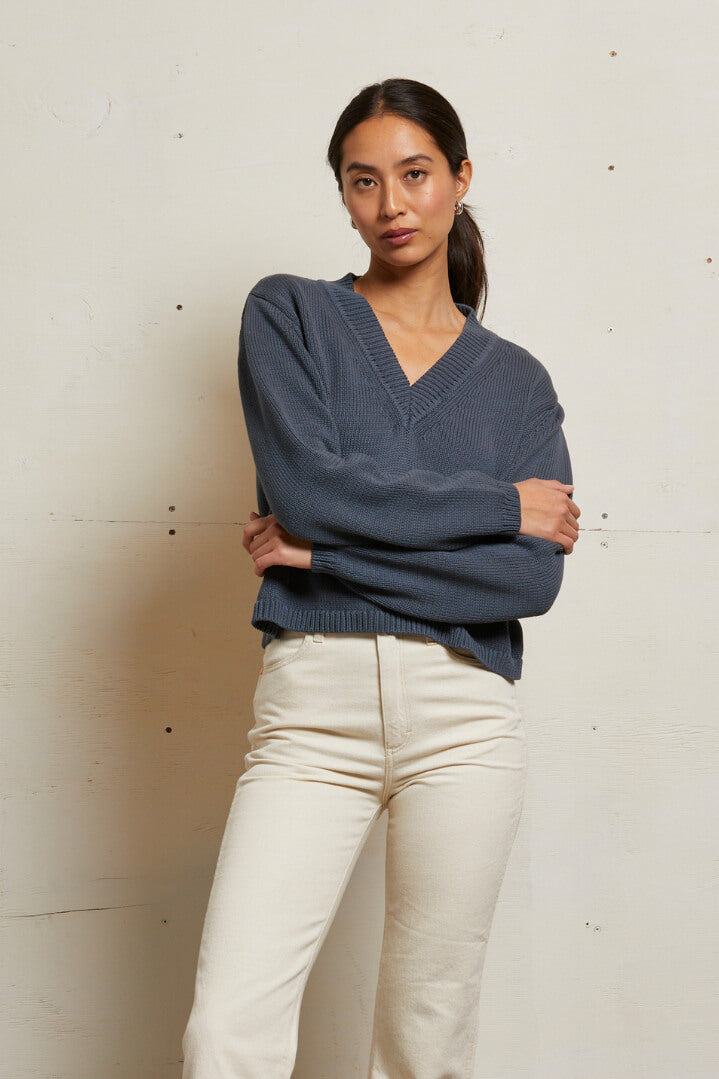 Perfect White Tee Addie Sweatshirt in night