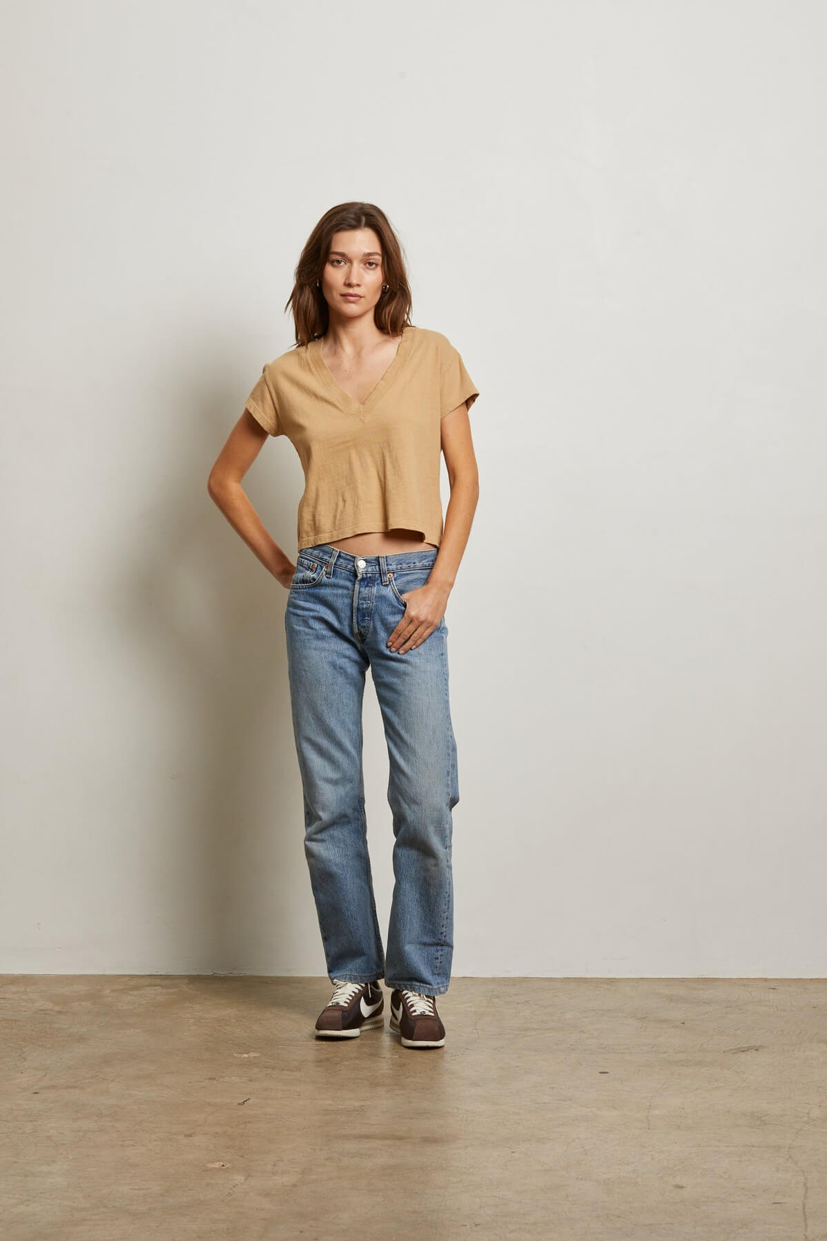 Perfect White Tee Alanis Tee in suede