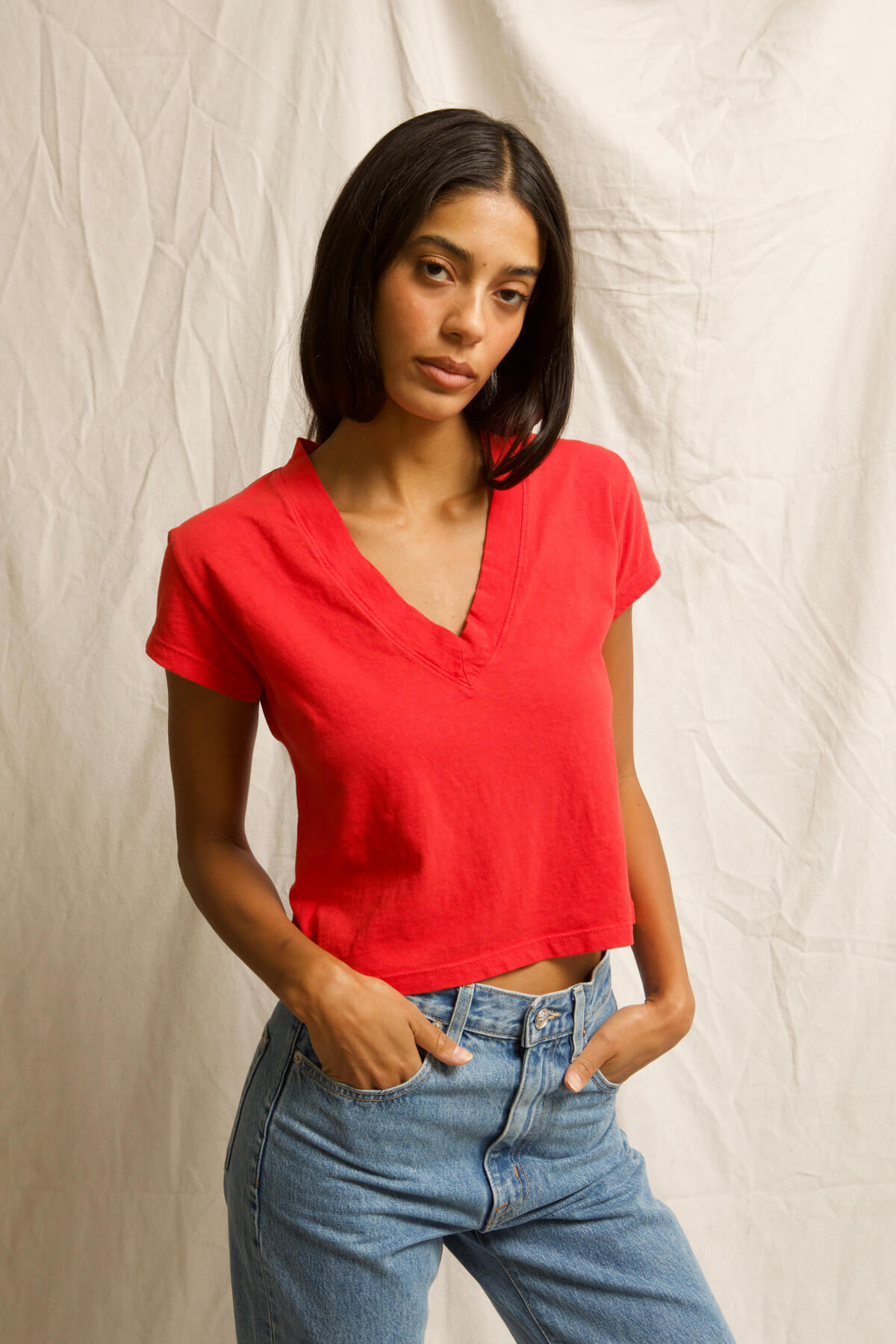Perfect White Tee alanis v neck poppy red