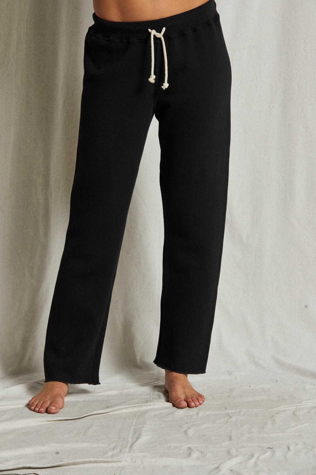 Perfect White Tee Collins sweatpant in black