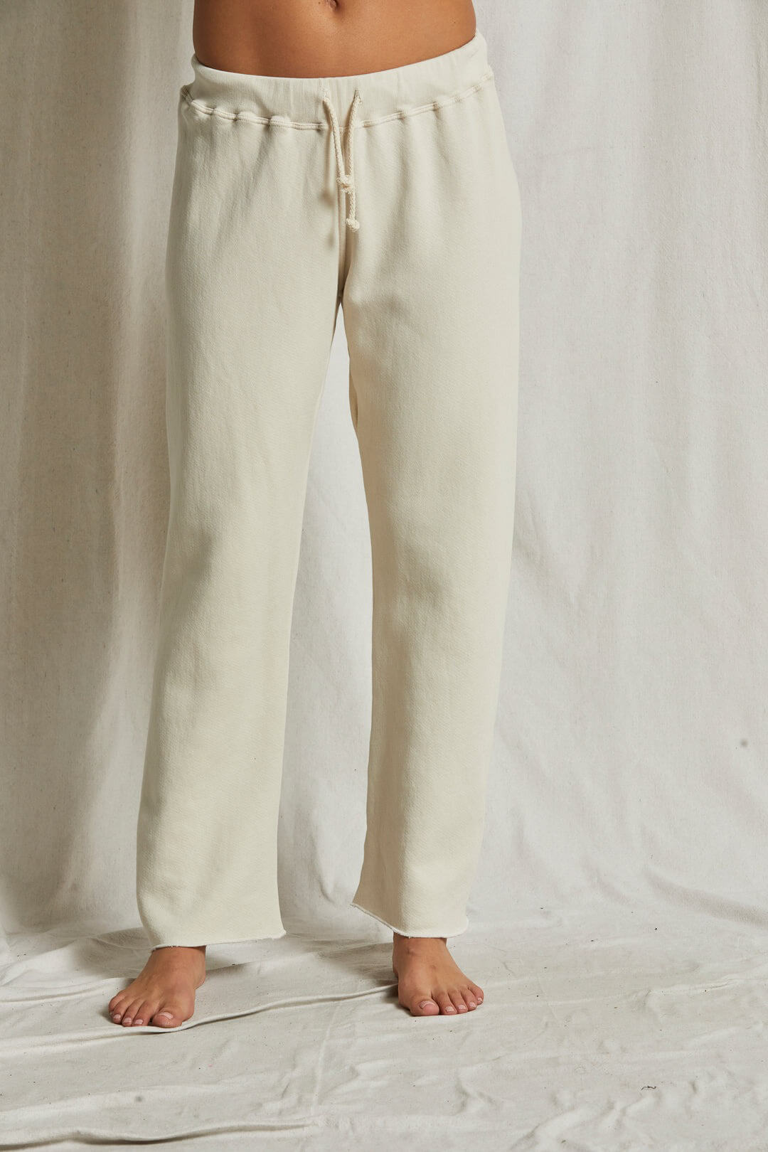 Perfect White Tee Collins sweatpant in sugar