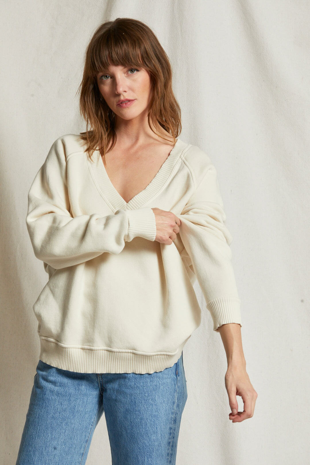 Perfect White Tee Dakota sweatshirt in sugar