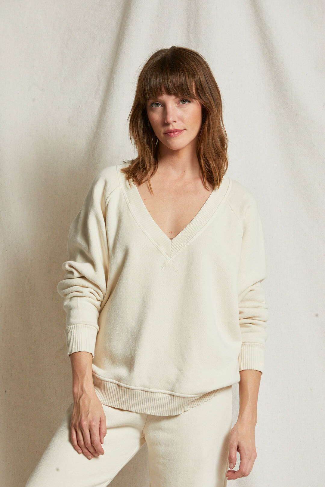 Perfect White Tee Dakota sweatshirt in sugar