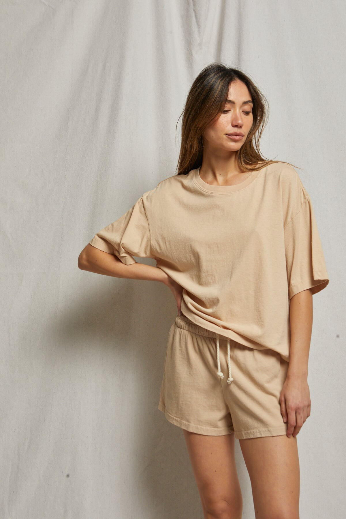 Perfect White Tee Gloria boxy tee in sand dune