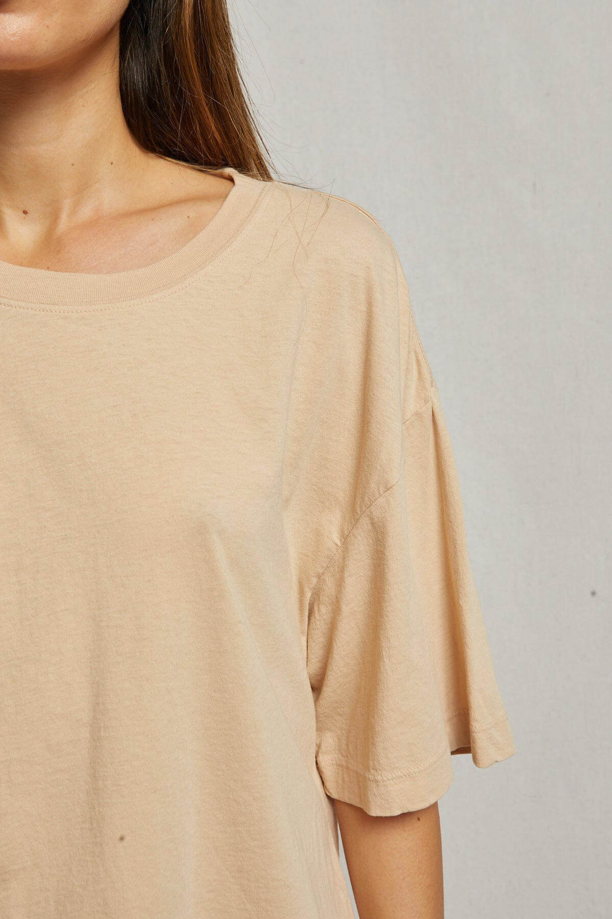 Perfect White Tee Gloria boxy tee in sand dune