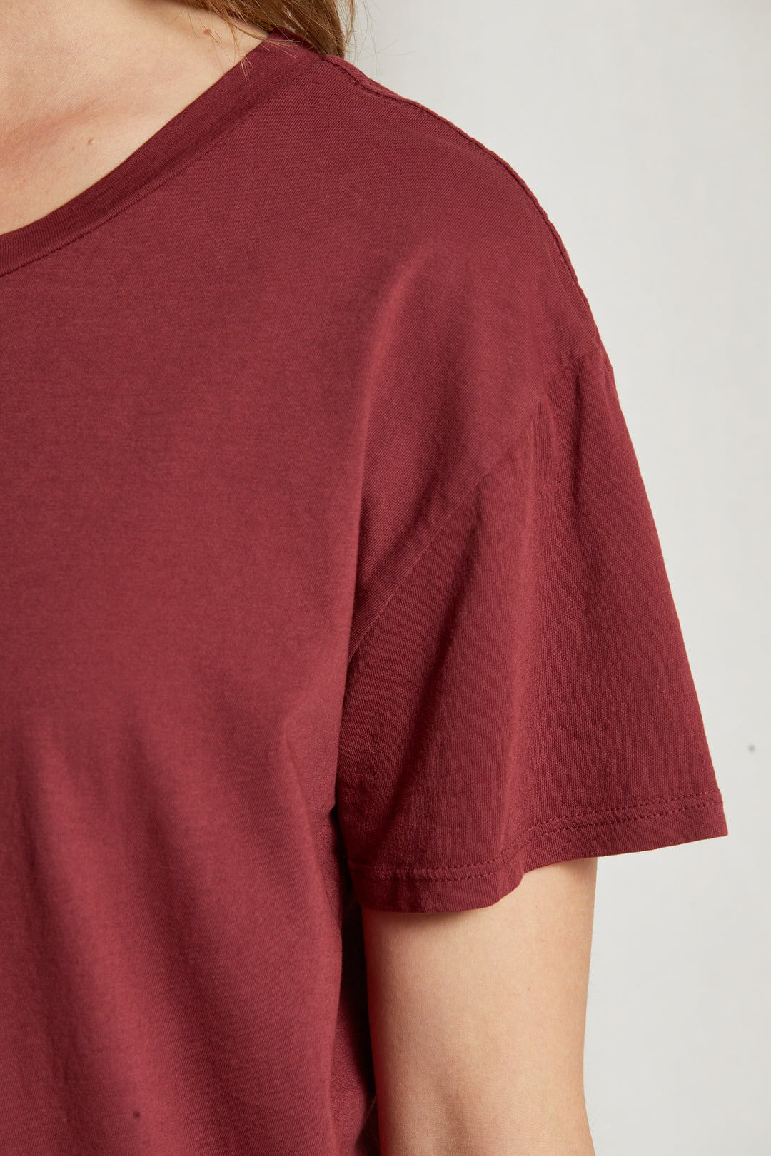 Perfect White Tee arley boxy crew in cranberry