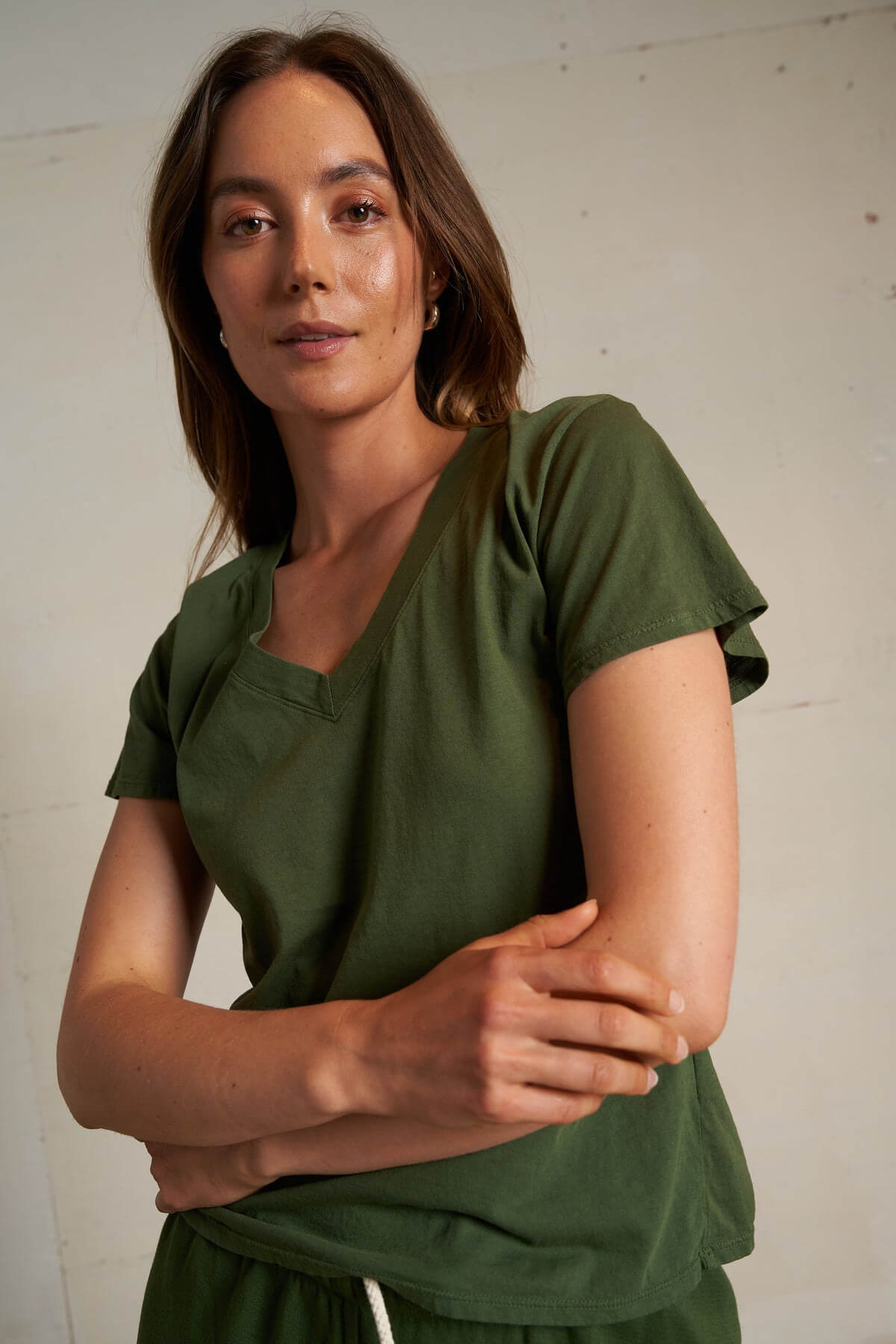 Perfect White Tee Hendrix Tee in fern green