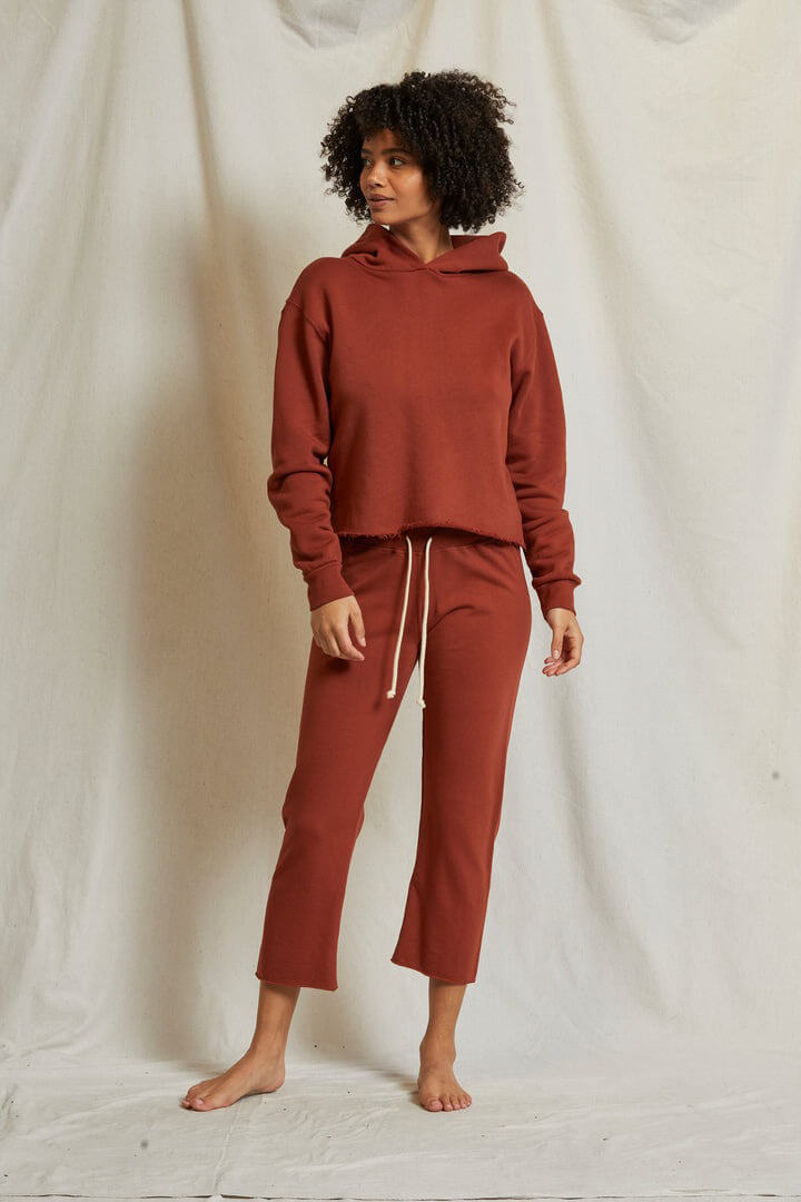 Perfect White Tee Jamaica sweatpant in russet