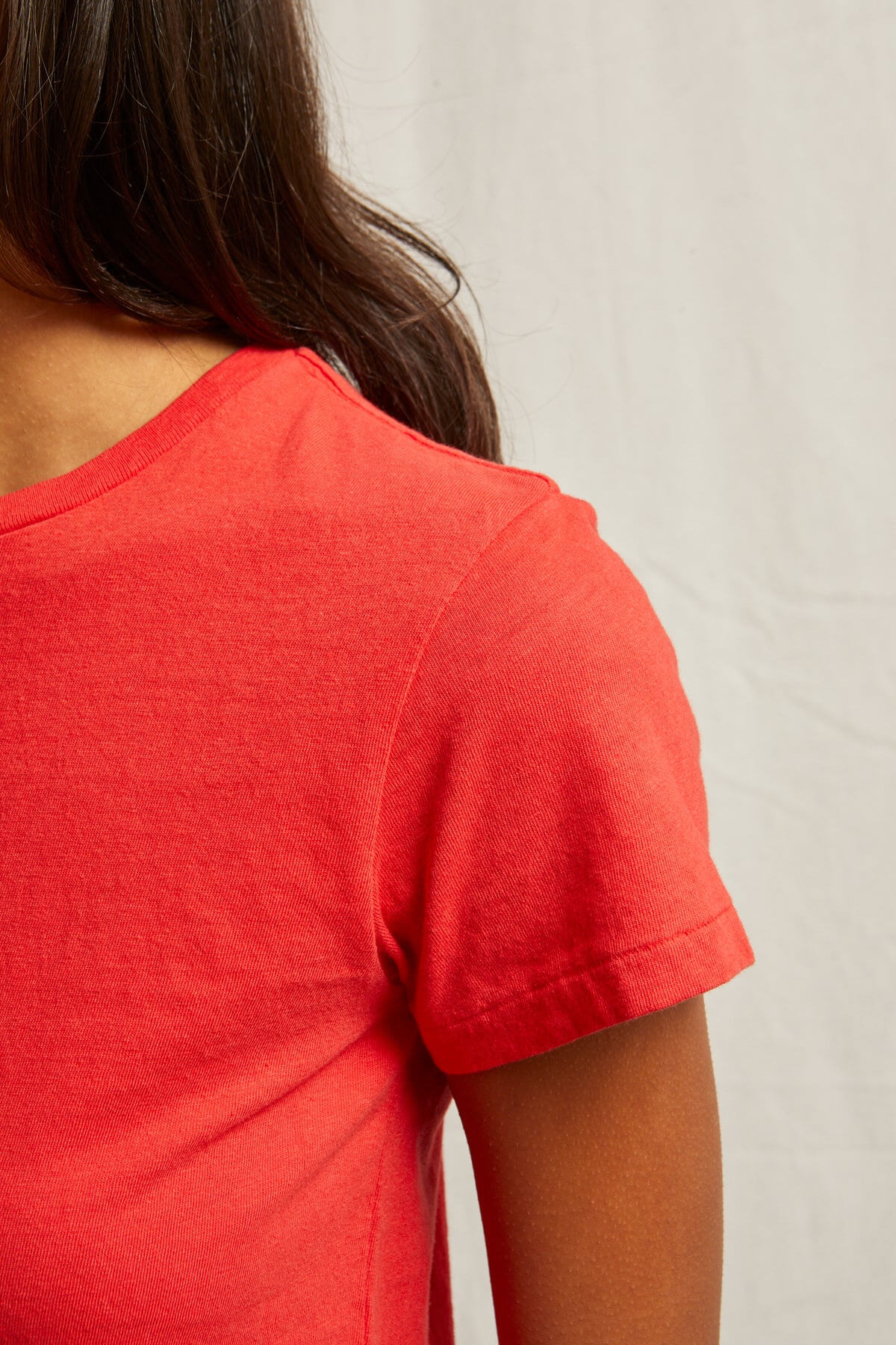 Perfect White Tee lisa tee in poppy red