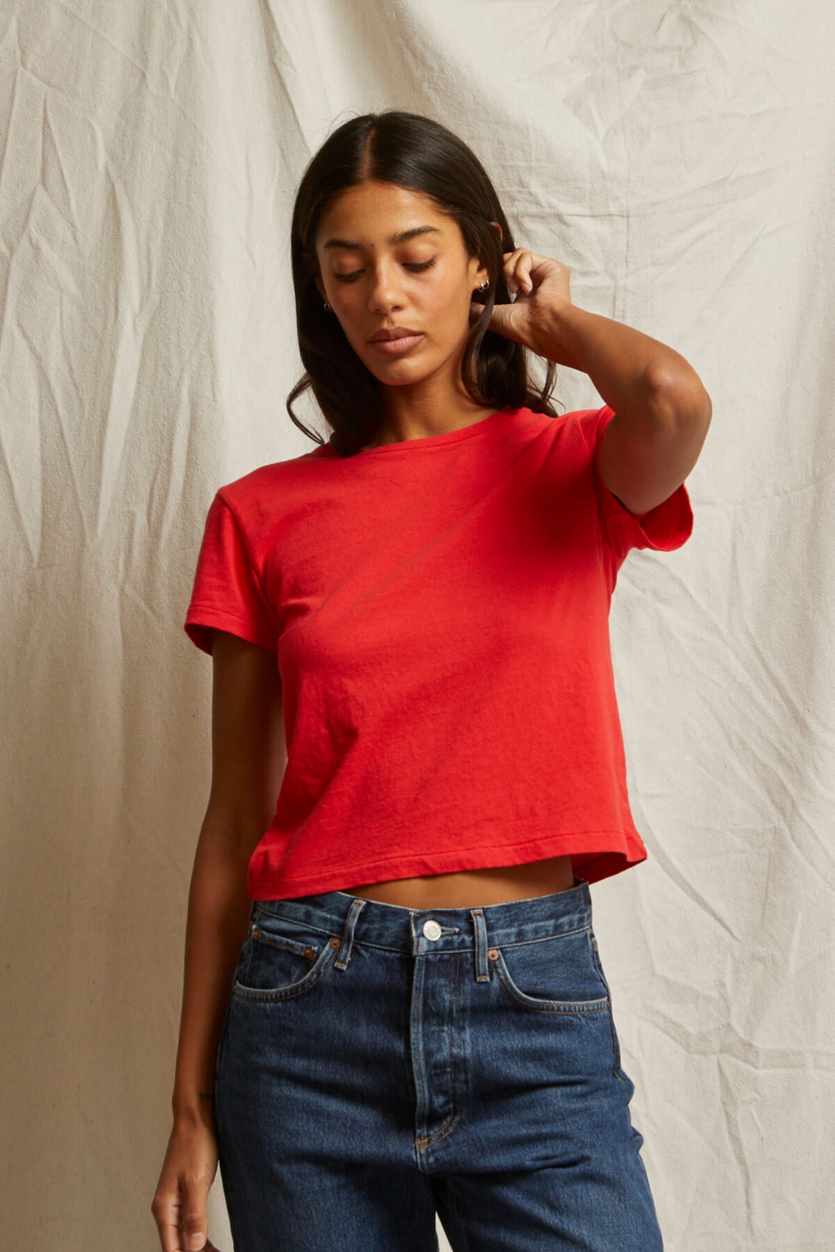 Perfect White Tee lisa tee in poppy red