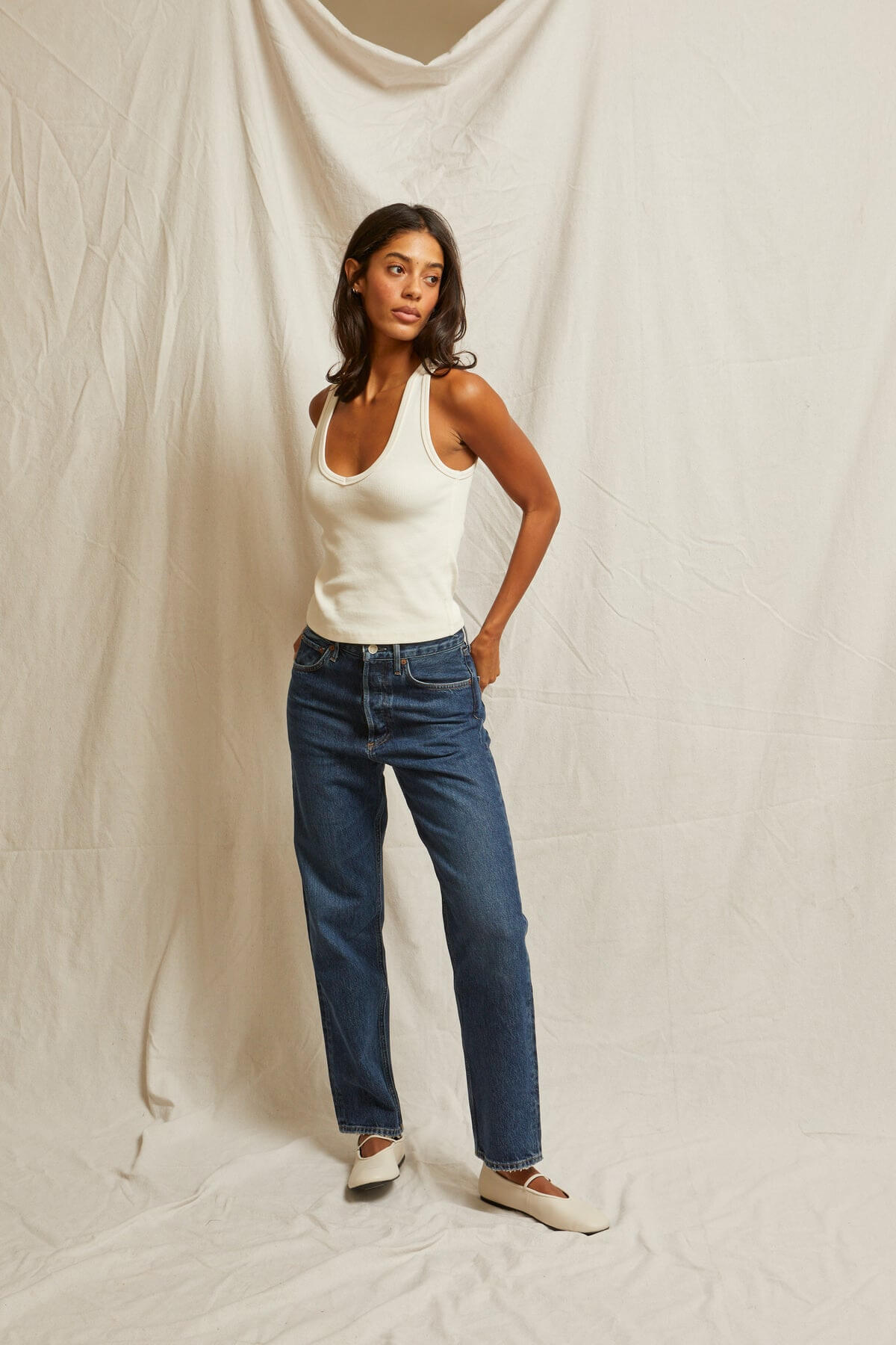 Perfect White Tee maria v neck in bright ivory