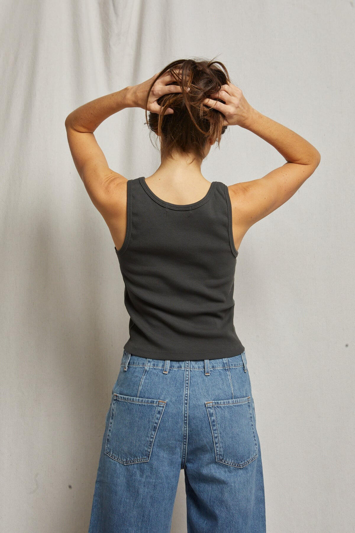 Perfect White Tee Maria v neck tank in vintage black