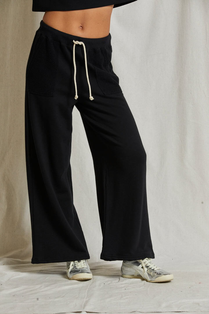 Perfect White Tee Rosanna sweatpants in black