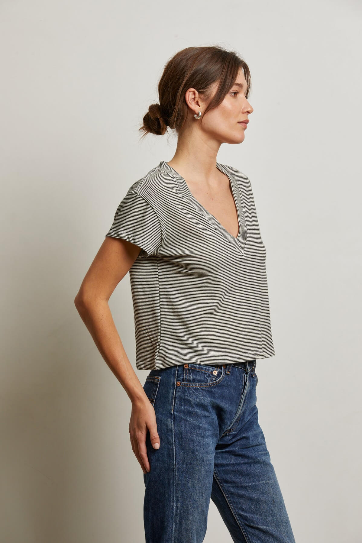 Perfect White Tee Rosie V Neck in ivory and black