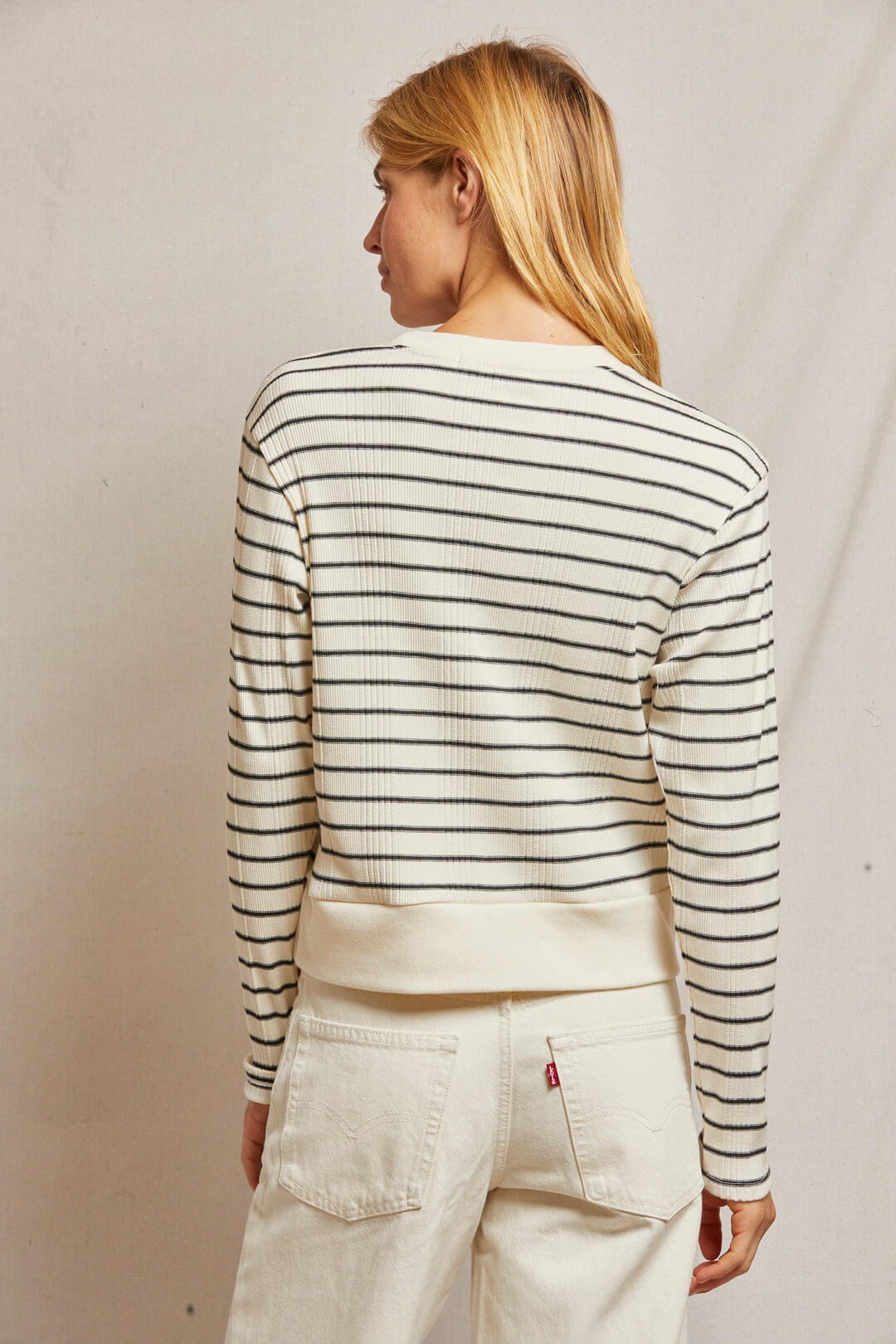 Perfect White Tee Stef pullover in sugar black stripe