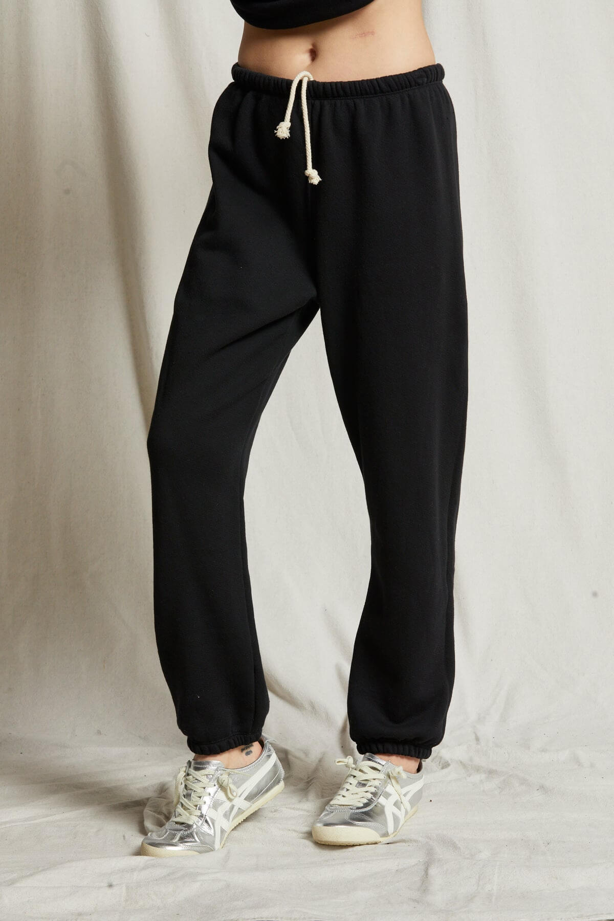 Perfect White TEe Stevie Sweatpant in black