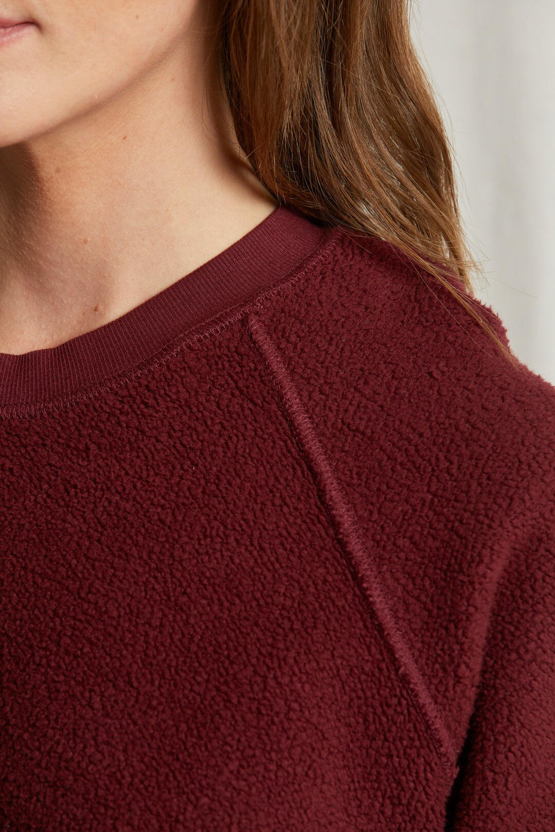 Perfect White Tee ziggy sweatshirt in cranberry