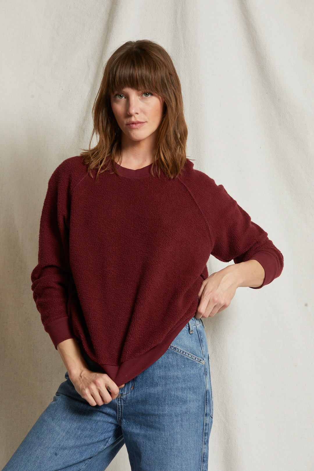 Perfect White Tee ziggy sweatshirt in cranberry