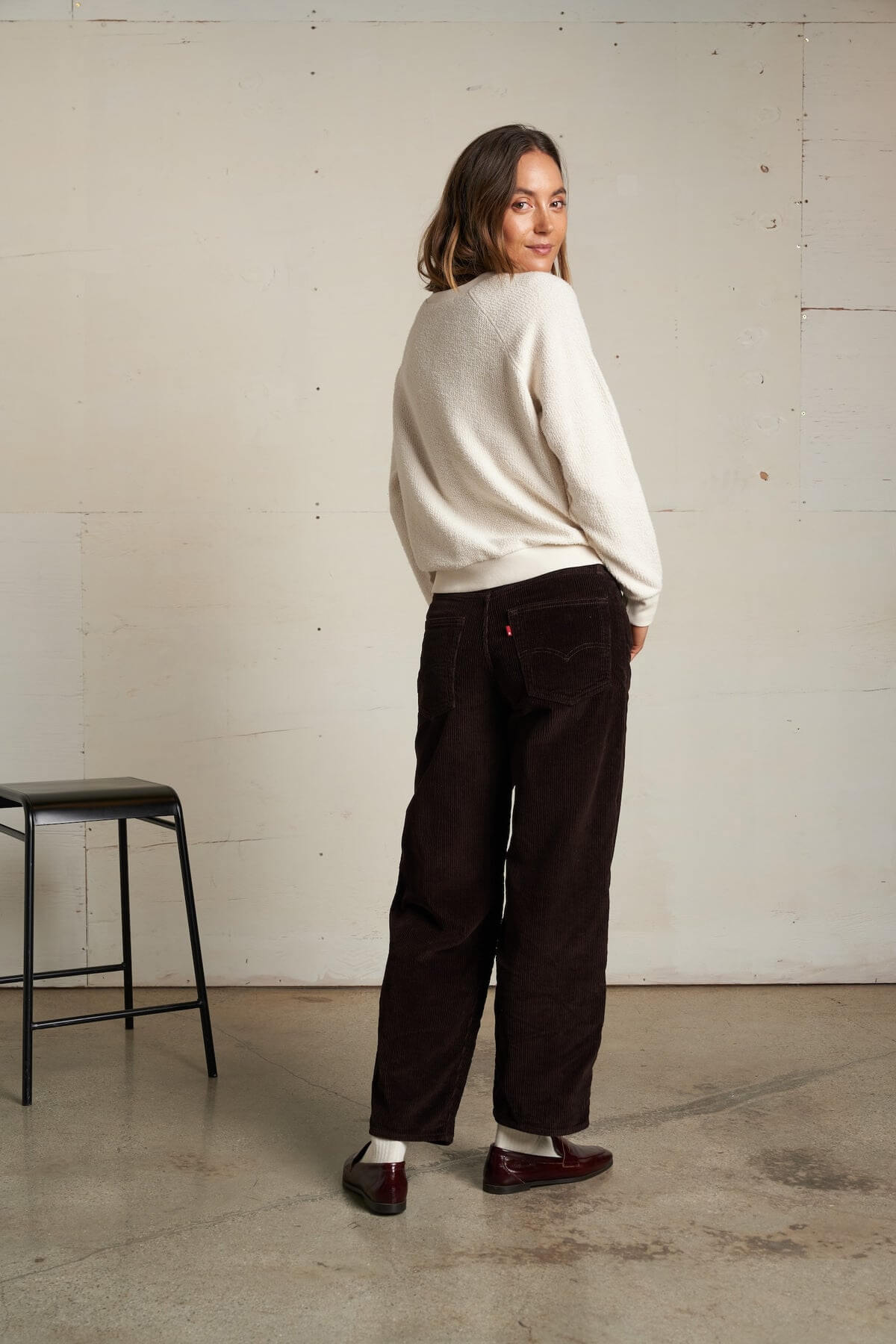 Perfect White Tee Zuri Sweatshirt in sugar